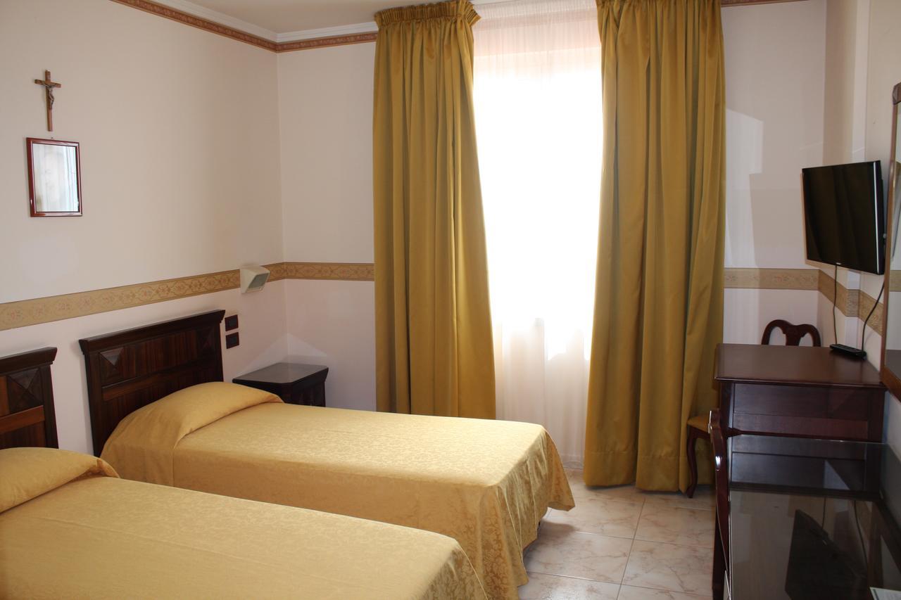 סן ג'יואבאני רוטונדו Grand Hotel Degli Angeli מראה חיצוני תמונה