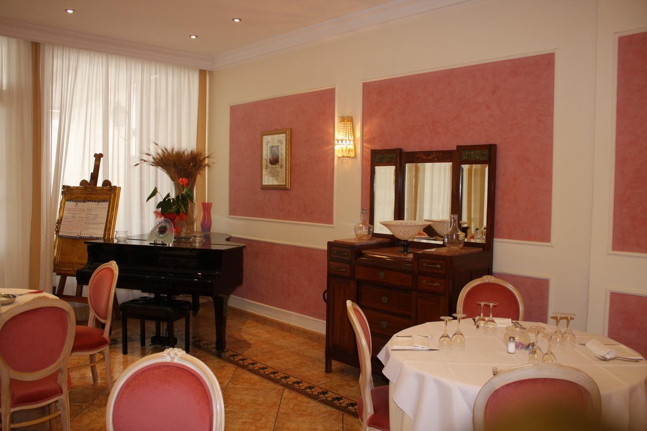 סן ג'יואבאני רוטונדו Grand Hotel Degli Angeli מראה חיצוני תמונה
