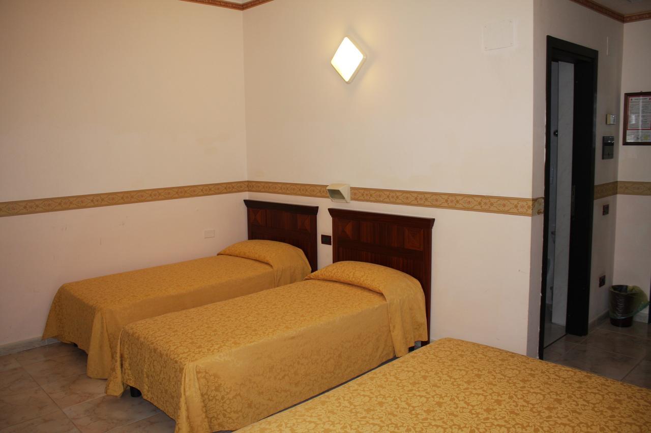 סן ג'יואבאני רוטונדו Grand Hotel Degli Angeli מראה חיצוני תמונה